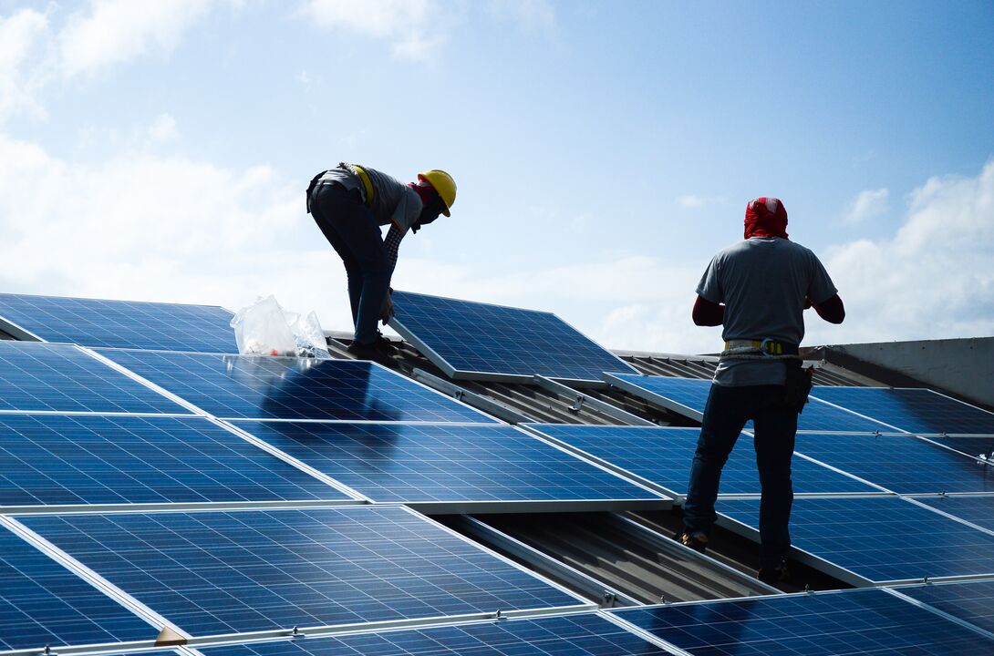 Let op met de KOR bij aanschaf van zonnepanelen!