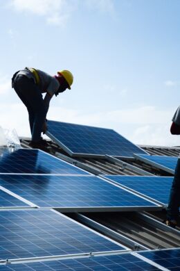 Let op met de KOR bij aanschaf van zonnepanelen!