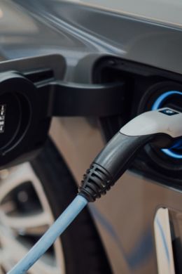 Btw en loonbelastingaspecten elektrische auto en thuisladen